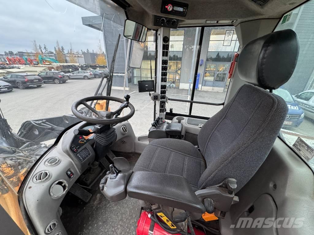 Volvo L 120 F Фронтальні навантажувачі