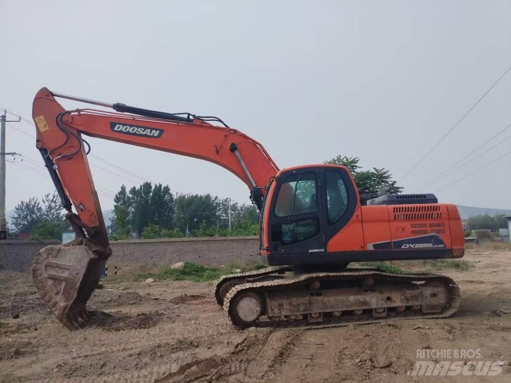 Doosan DX225LC-9C Гусеничні екскаватори