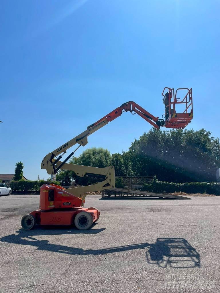 JLG E 400 AJP Колінчаті підйомники