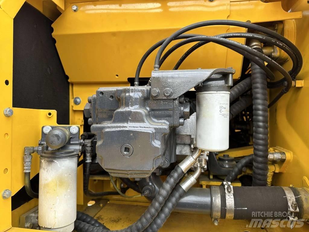 Komatsu PC200-8 Гусеничні екскаватори