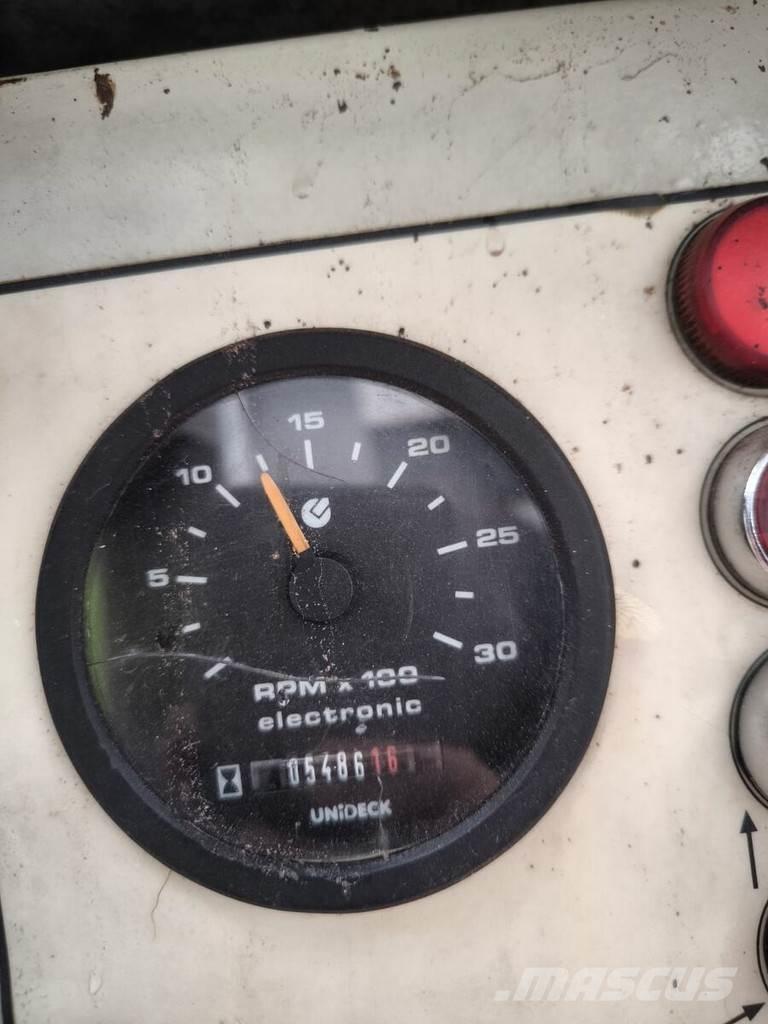 Comacchio MC 305 Стаціонарні бурові установки