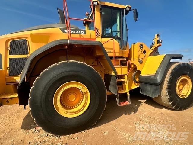 Volvo L 220 H Фронтальні навантажувачі