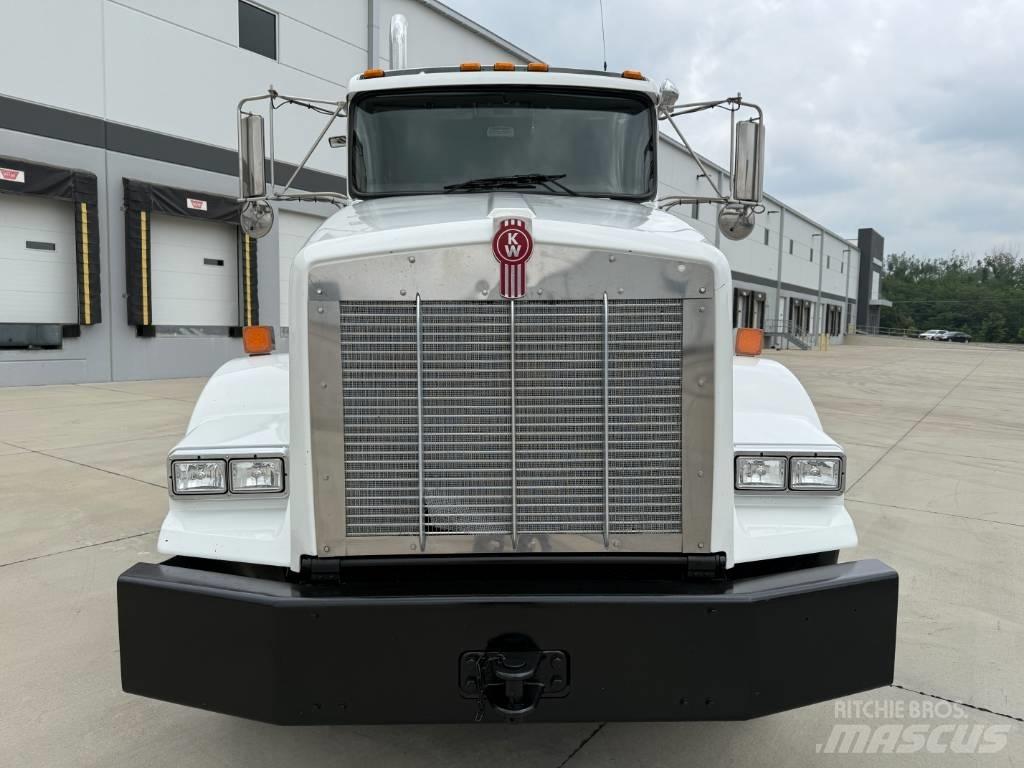 Kenworth T 800 Тягачі