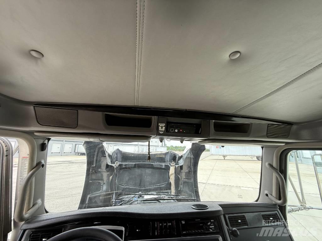 Kenworth T 800 Тягачі