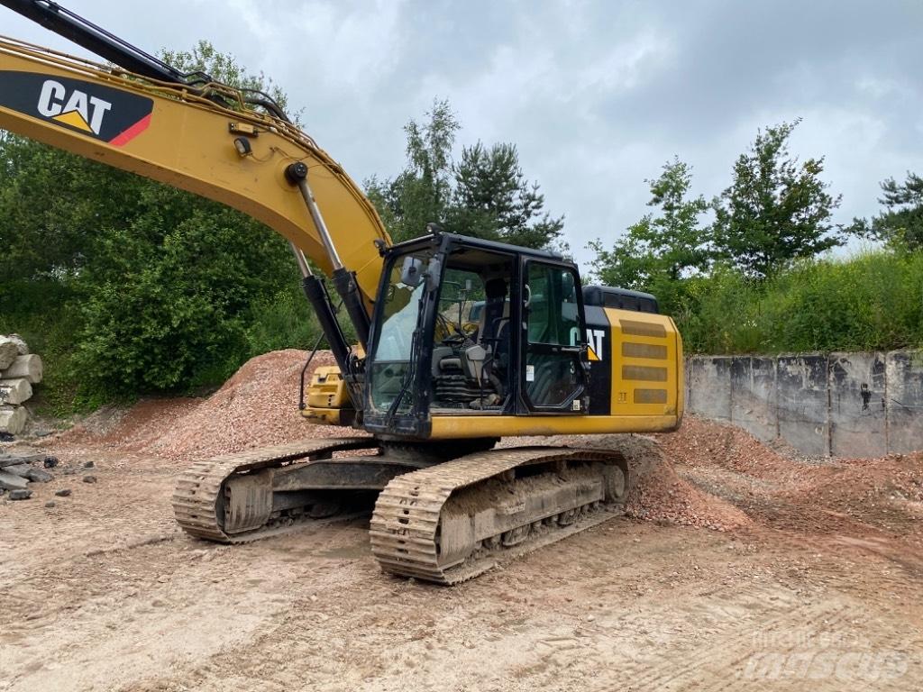 CAT 326 F L Гусеничні екскаватори