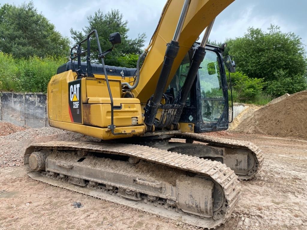 CAT 326 F L Гусеничні екскаватори