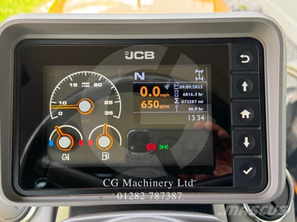 JCB Fastrac 4220 Трактори
