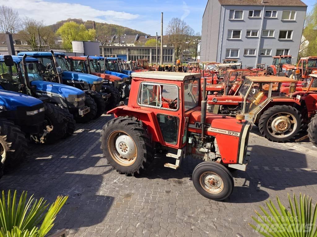 Massey Ferguson 575 Трактори