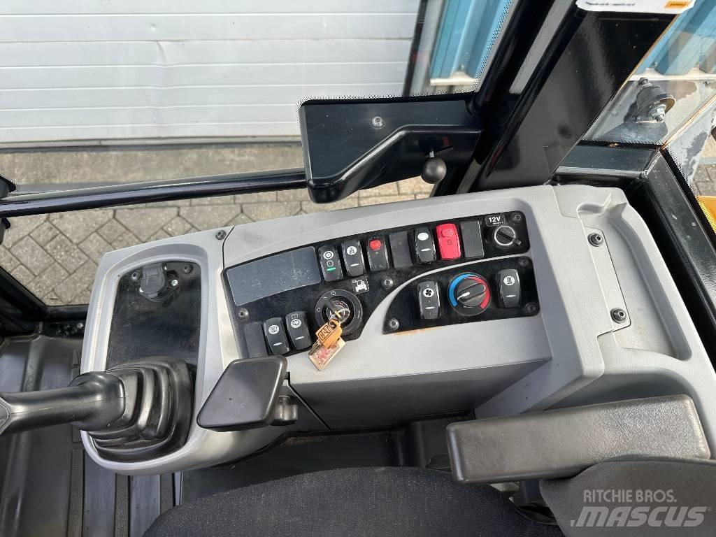 CAT 907 H 2 Фронтальні навантажувачі