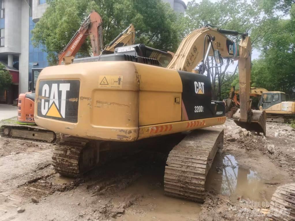 CAT 320 D2 Гусеничні екскаватори