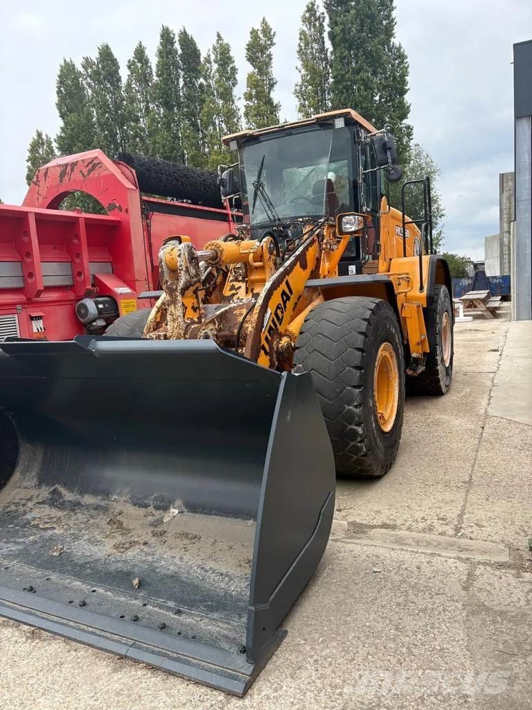 Hyundai HL960 Фронтальні навантажувачі