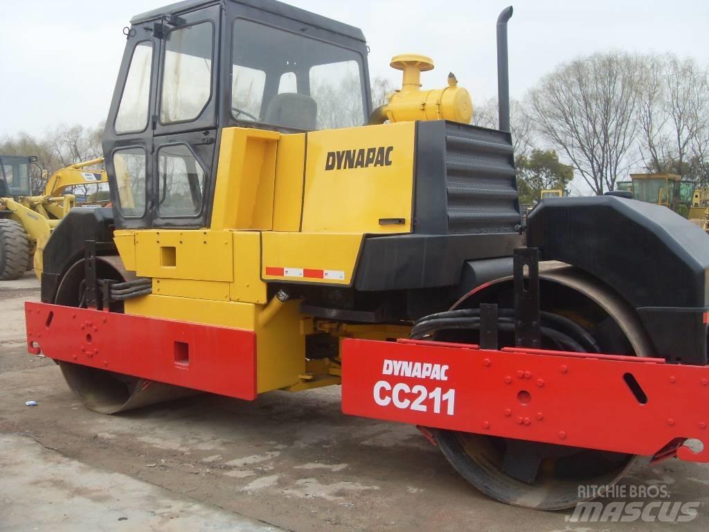 Dynapac CC 211 Котки тротуарні