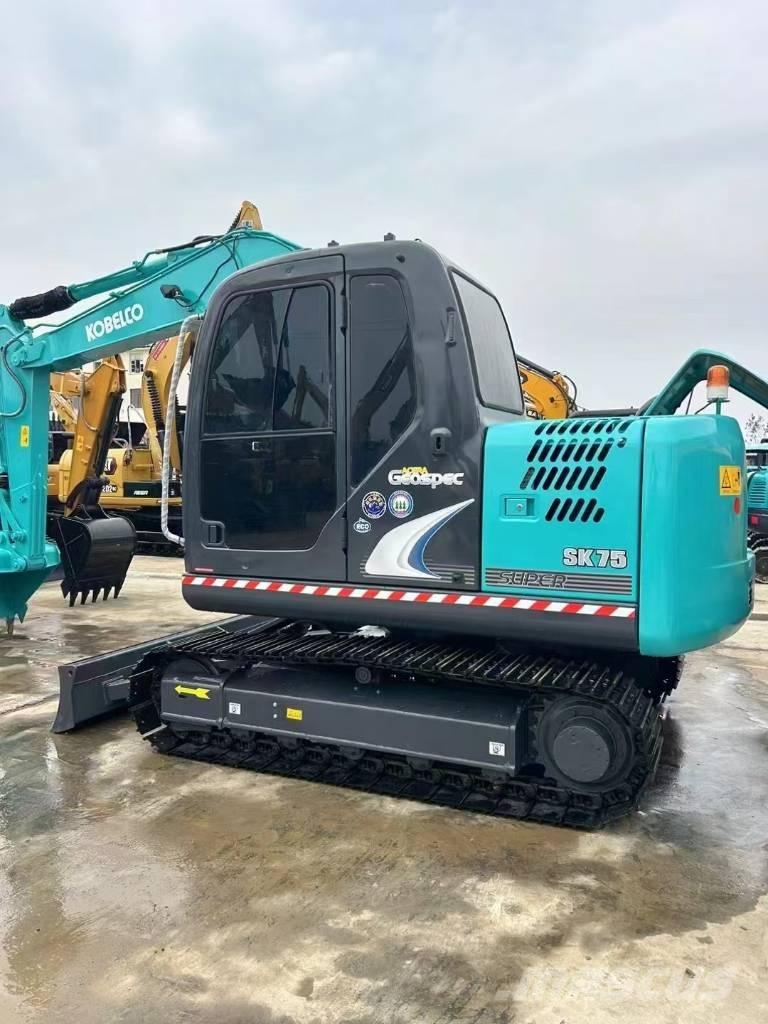Kobelco SK 75 Гусеничні екскаватори