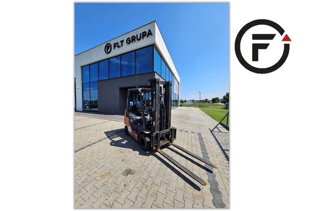Toyota 02-8 FGKF 20 Газові навантажувачі