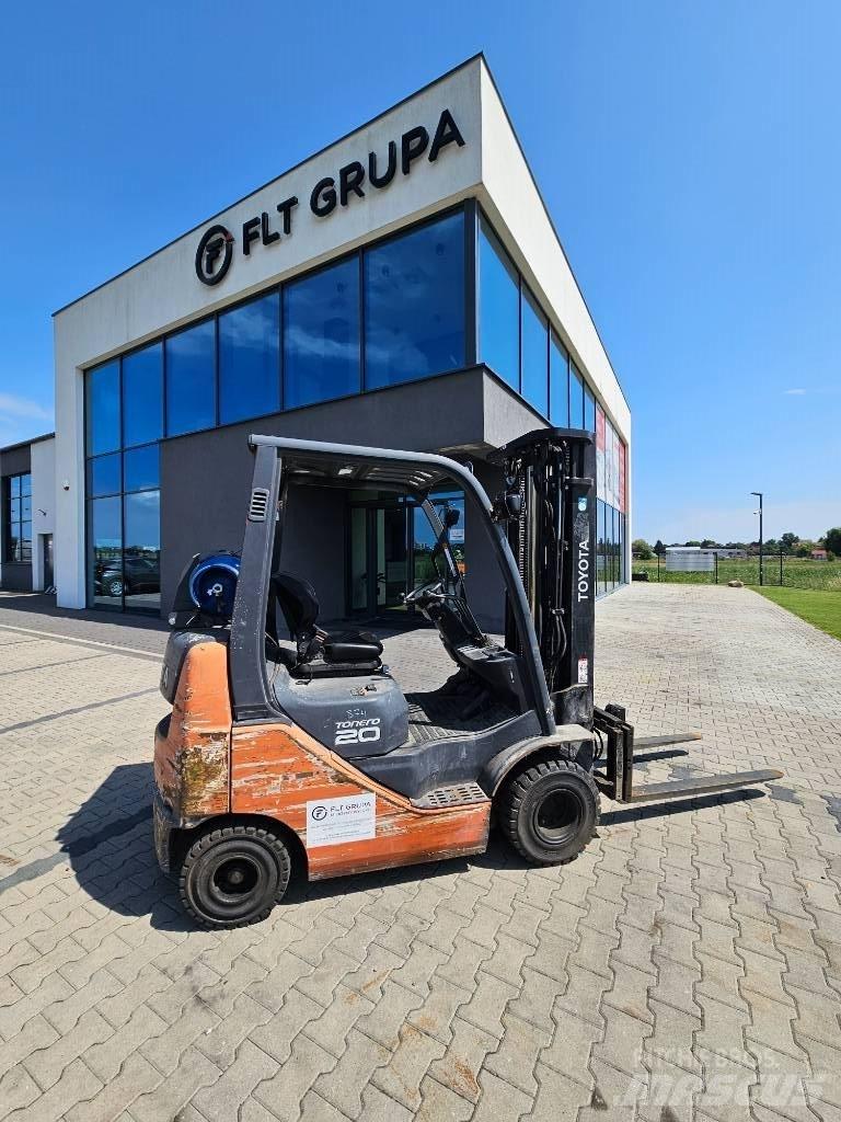 Toyota 02-8 FGKF 20 Газові навантажувачі