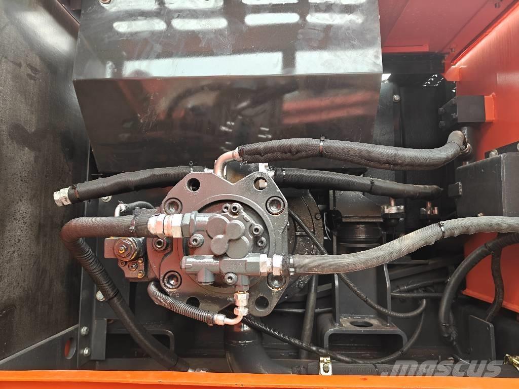 Doosan 225 LC-9C Гусеничні екскаватори