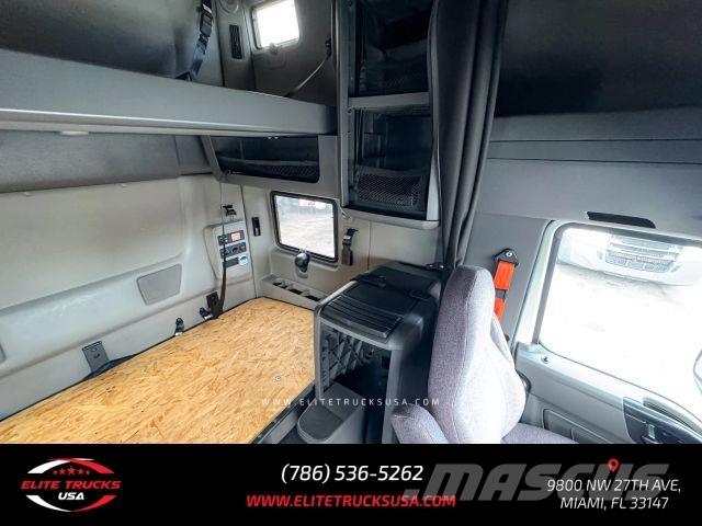 International LT Вантажівки / спеціальні