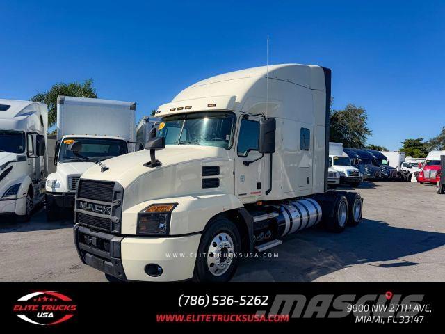 Mack Anthem Вантажівки / спеціальні