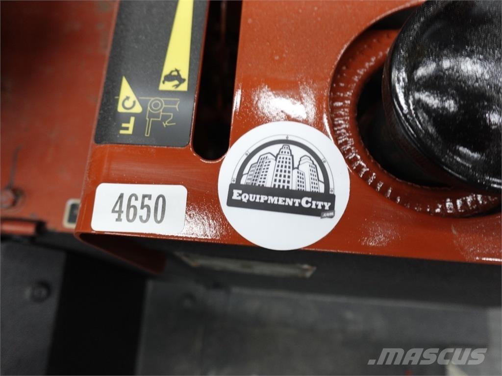 Ditch Witch 3700 Канавокопачі