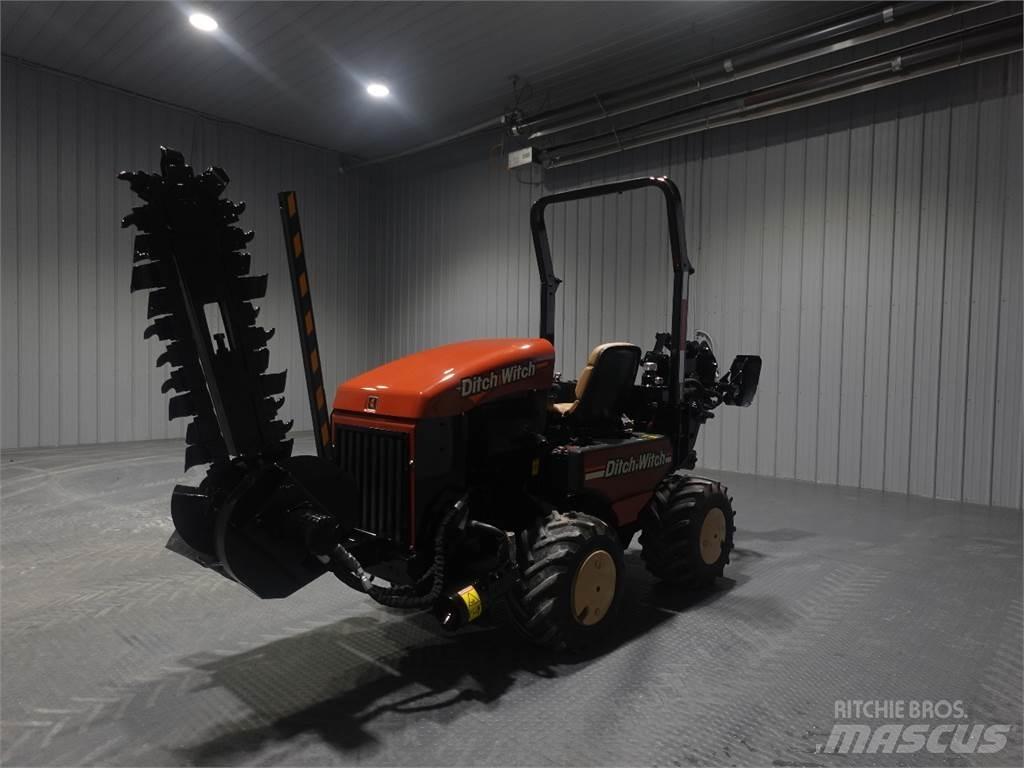Ditch Witch 420SX Канавокопачі