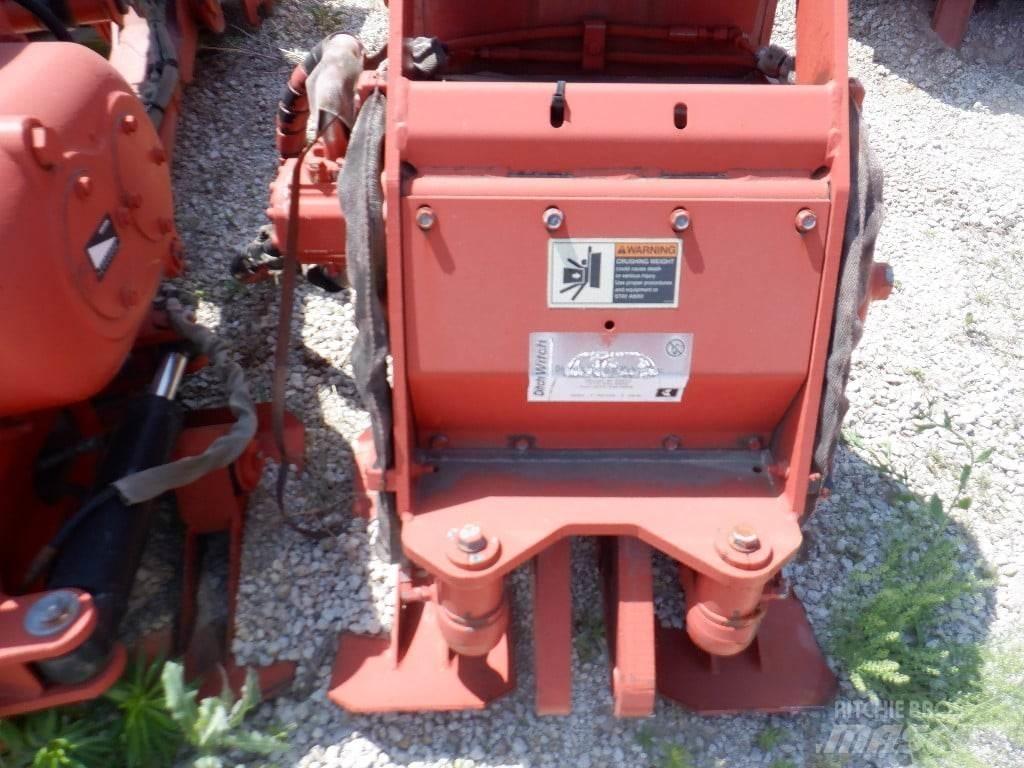 Ditch Witch M530 Плуги