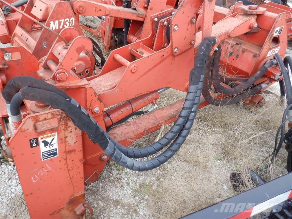 Ditch Witch M730 Плуги