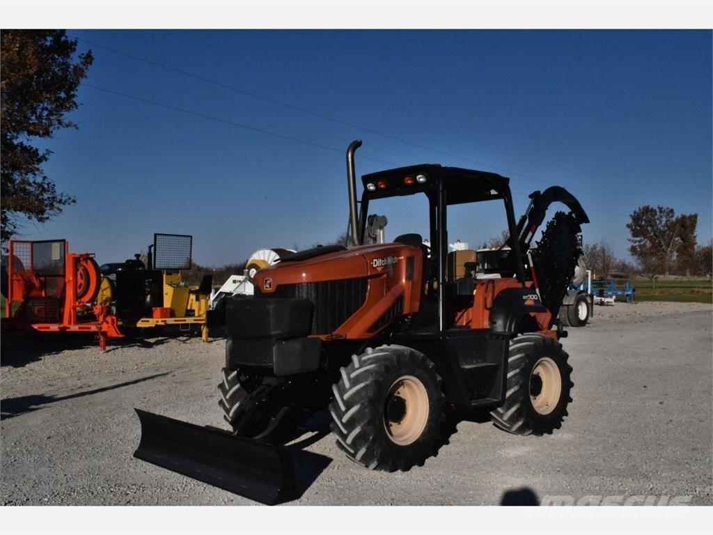 Ditch Witch RT100 Канавокопачі