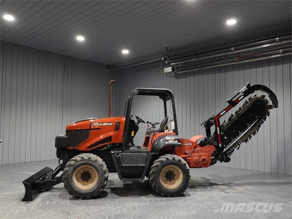 Ditch Witch RT100 Канавокопачі