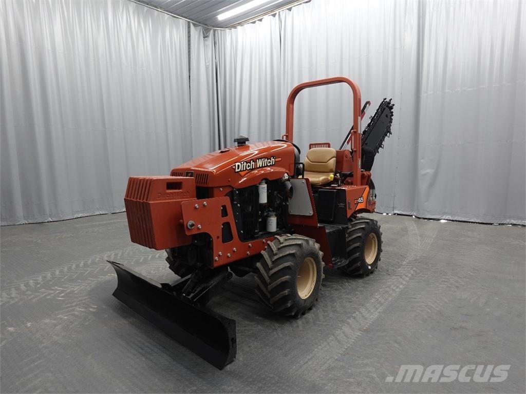 Ditch Witch rt45 Канавокопачі