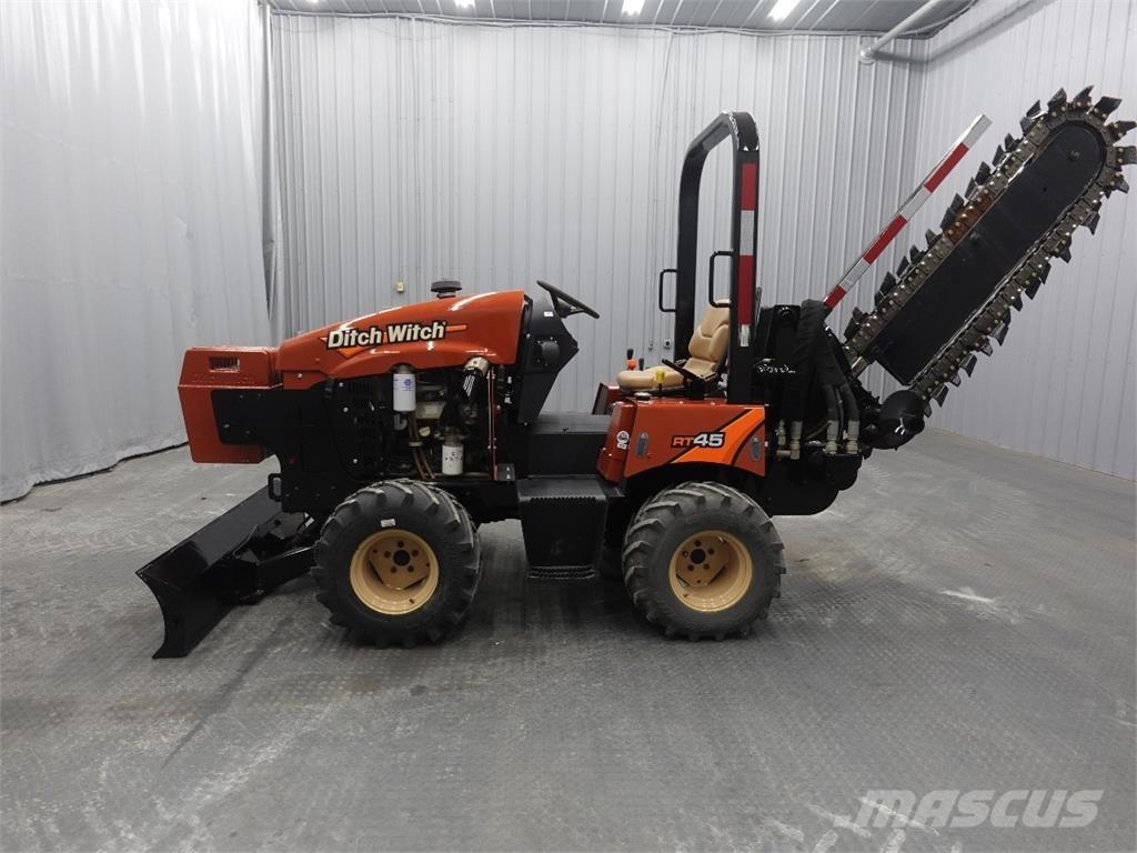 Ditch Witch rt45 Канавокопачі