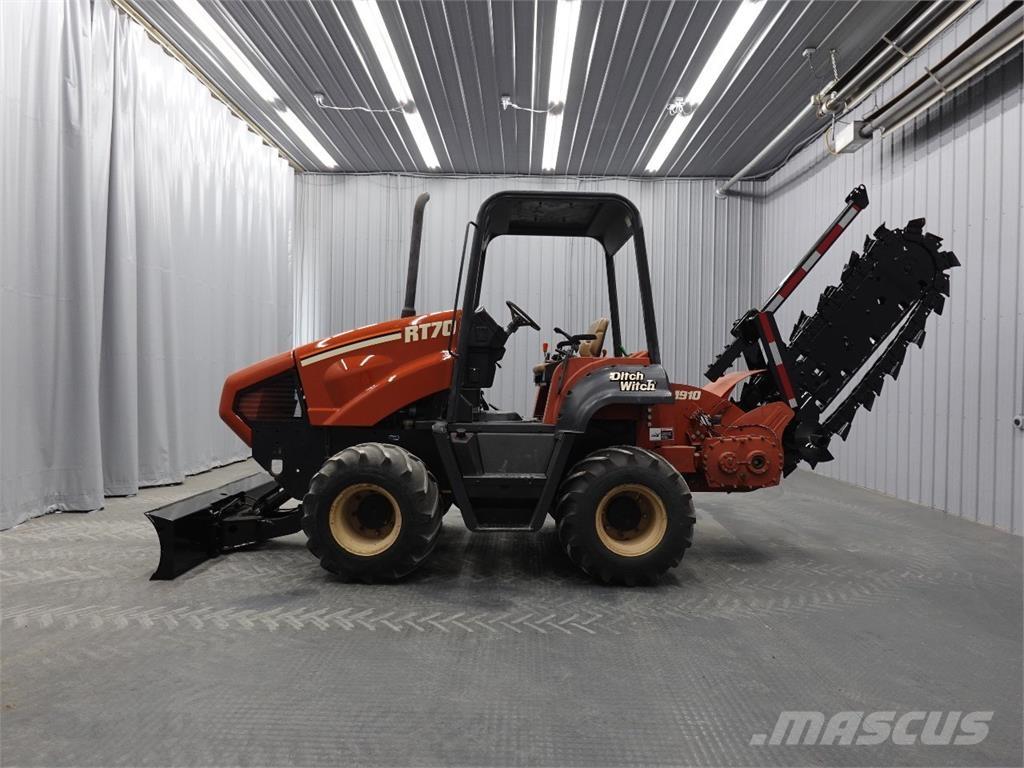 Ditch Witch RT70M Канавокопачі