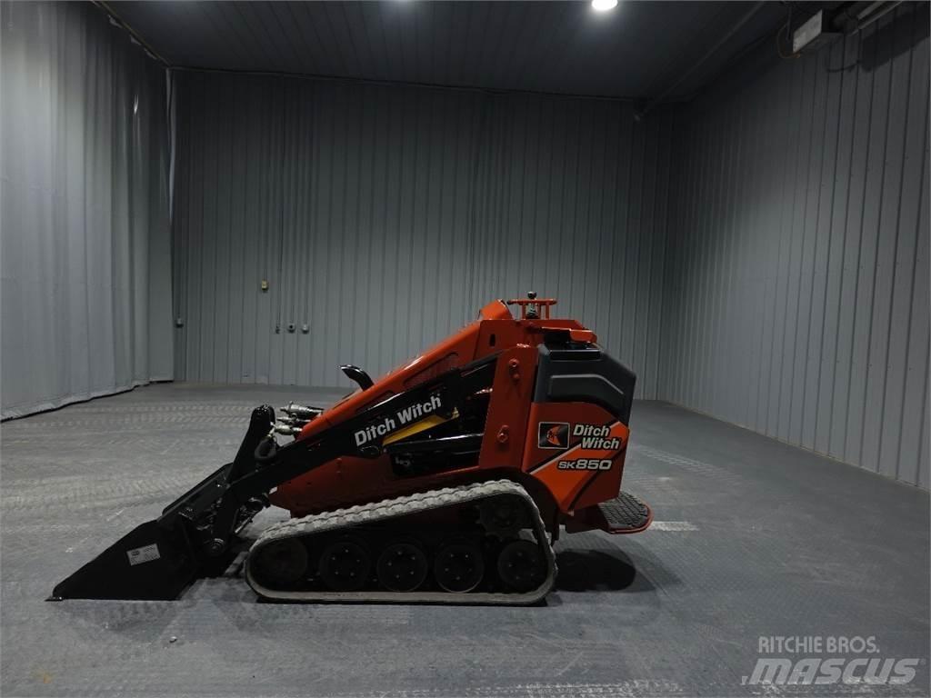 Ditch Witch SK850 Міні-навантажувачі