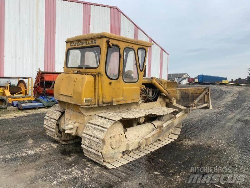 CAT D4D Гусеничні бульдозери