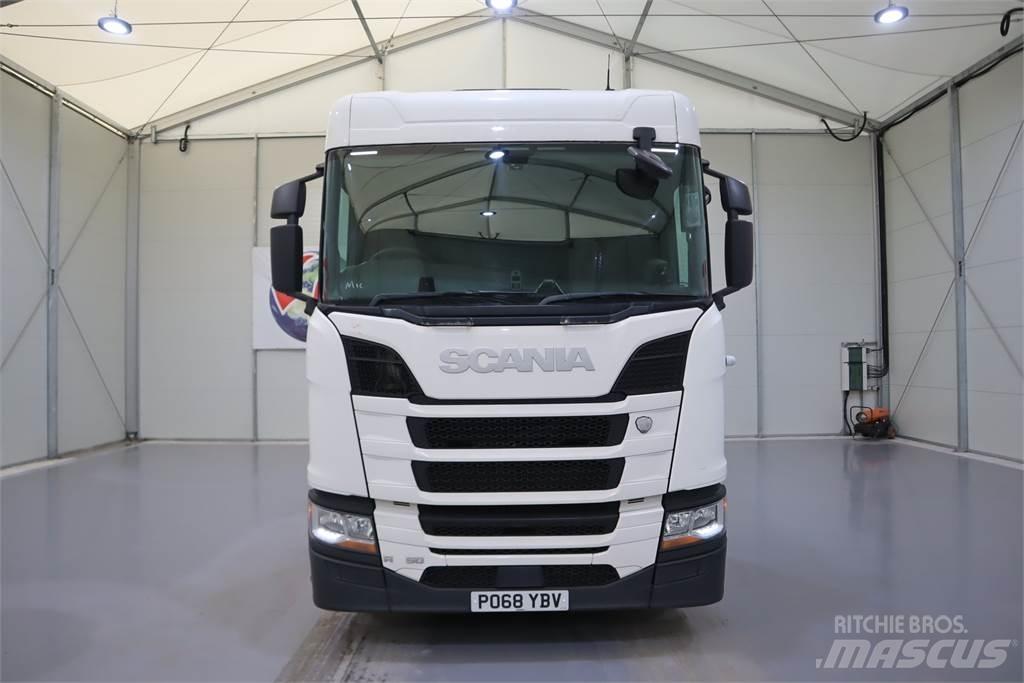 Scania R450 Тягачі