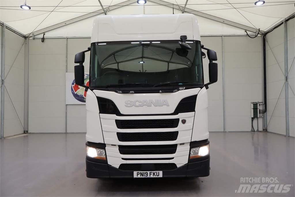 Scania R450 Тягачі