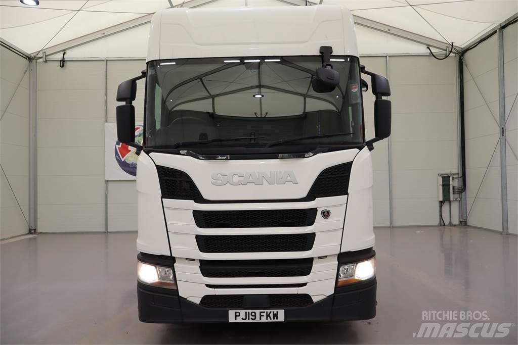 Scania R450 Тягачі