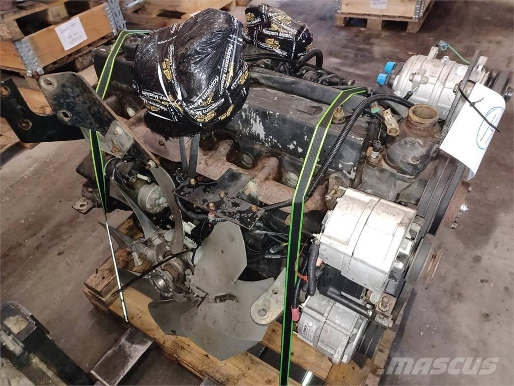 Komatsu 860.4 Двигуни
