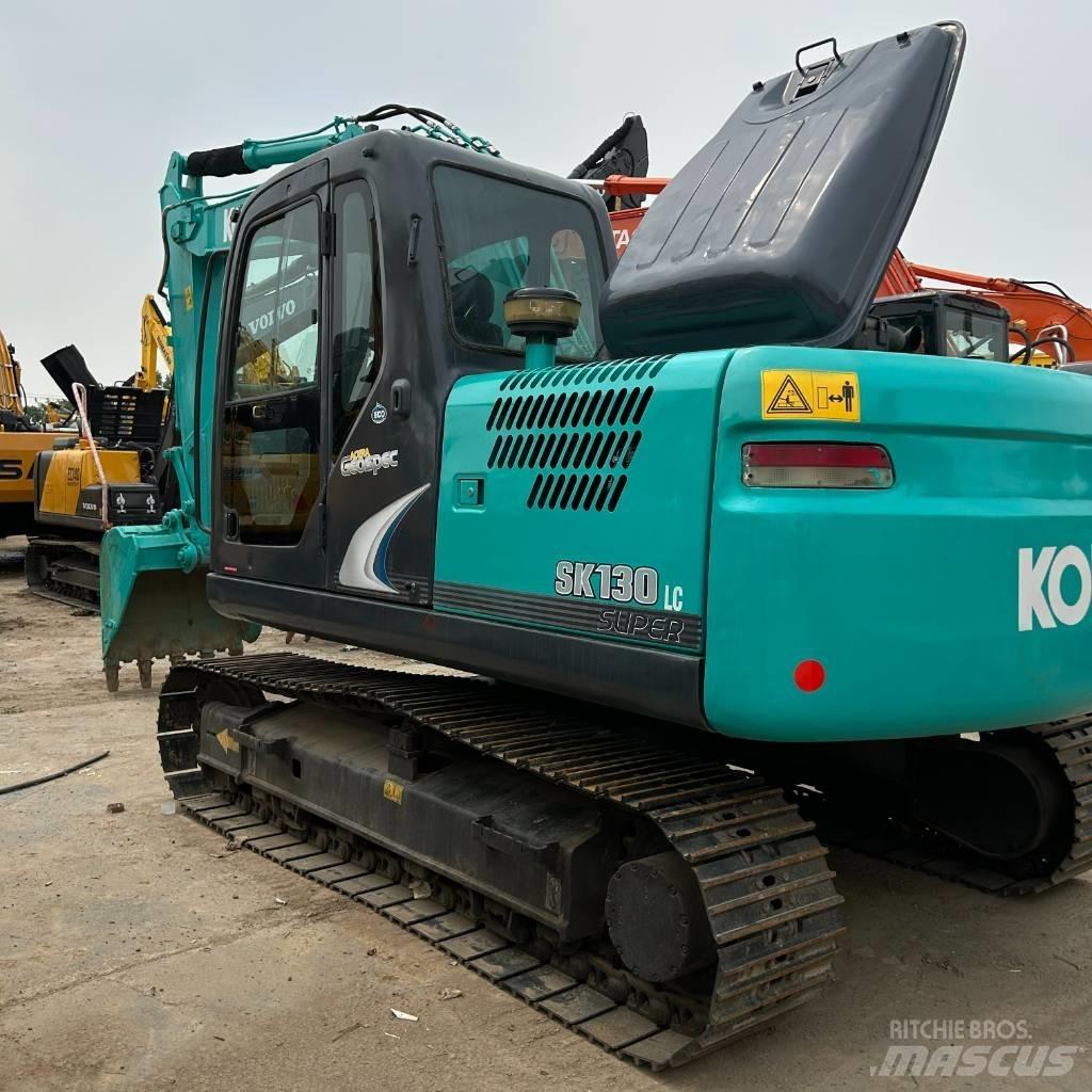Kobelco 130 Гусеничні екскаватори