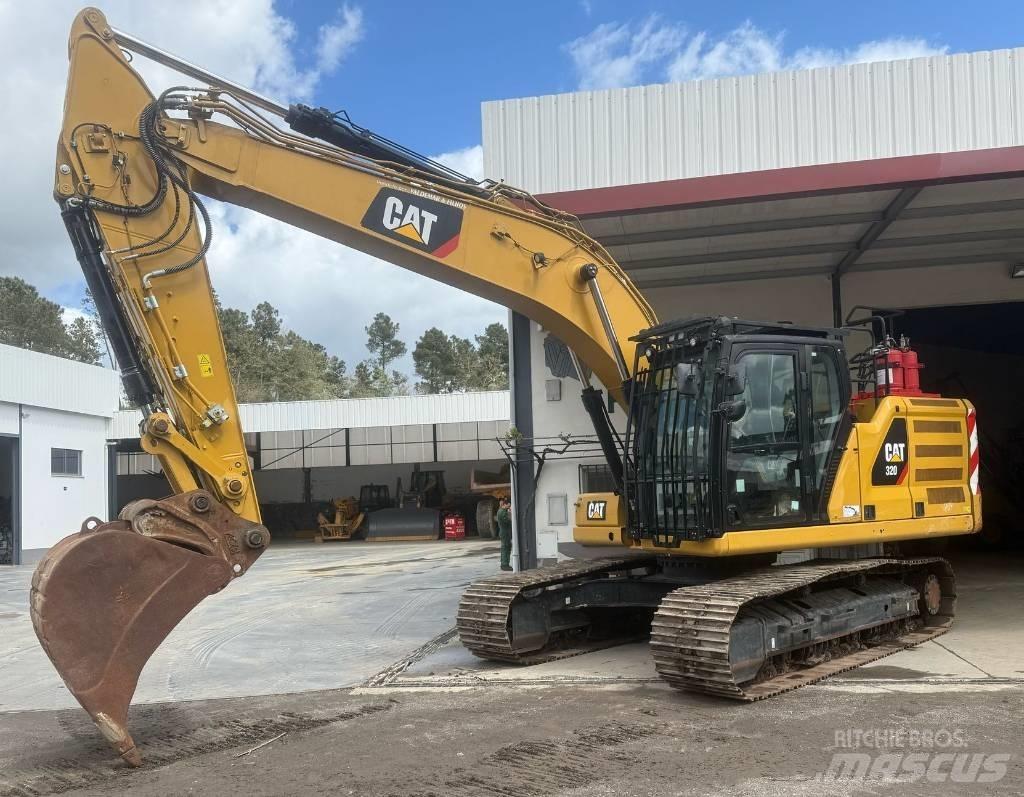 CAT 320 Гусеничні екскаватори
