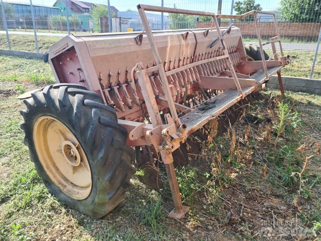 Kuhn 4M Комбіновані сівалки