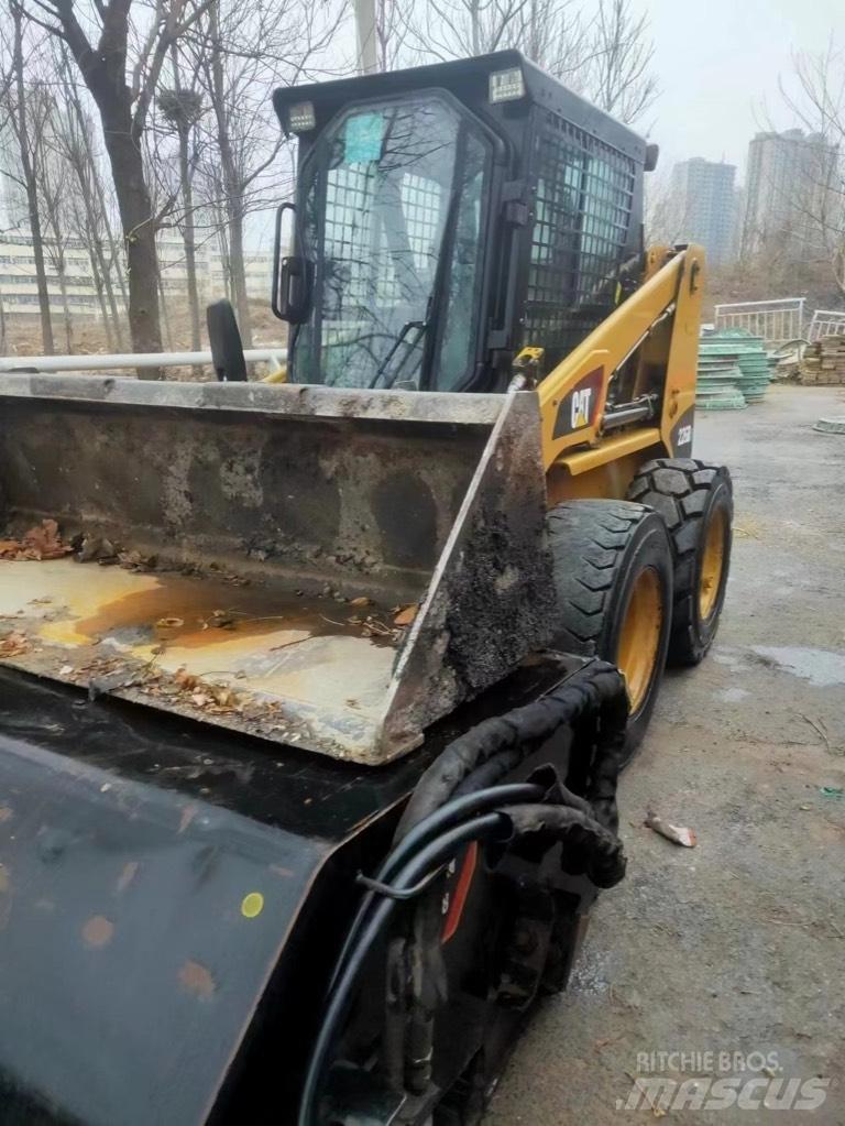 CAT 226 B Міні-навантажувачі