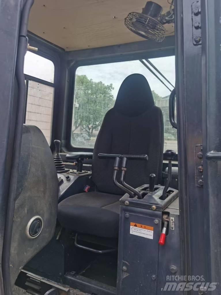 Shantui SD 22 Гусеничні бульдозери