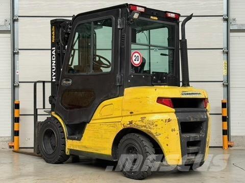 Hyundai 30D-9 Дизельні навантажувачі
