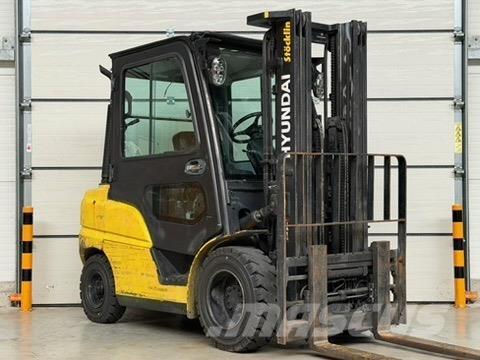 Hyundai 30D-9 Дизельні навантажувачі