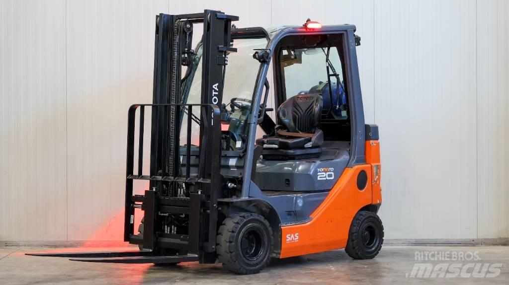 Toyota 02-8 FGKF 20 Газові навантажувачі