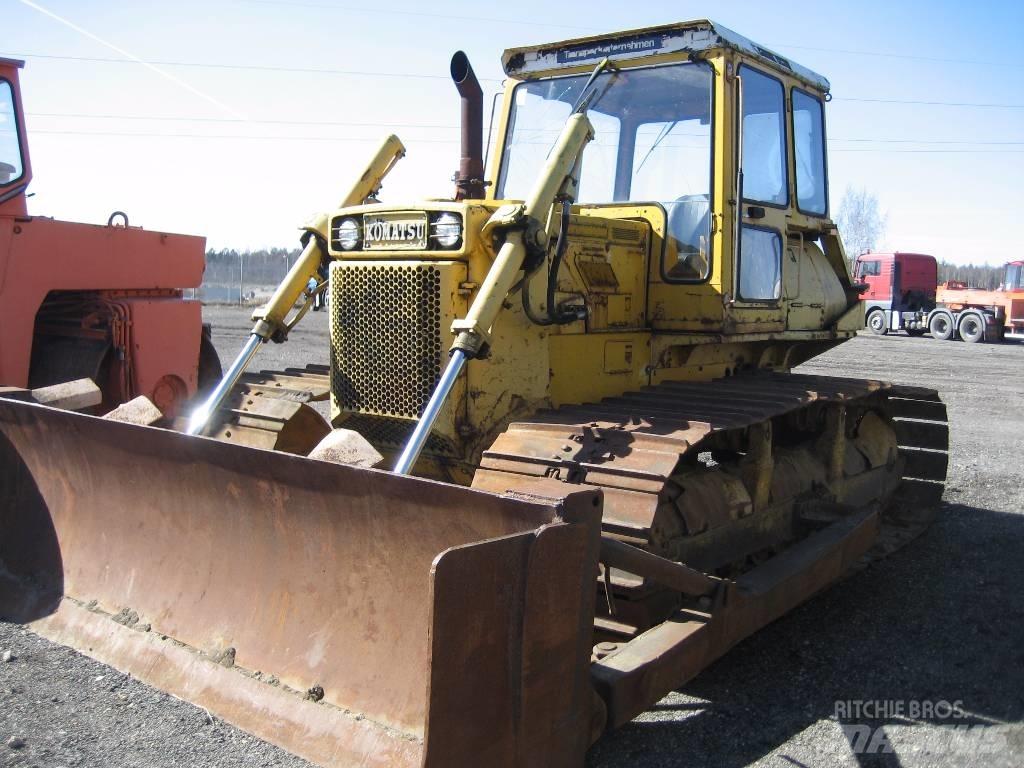 Komatsu D53P-16 Гусеничні бульдозери