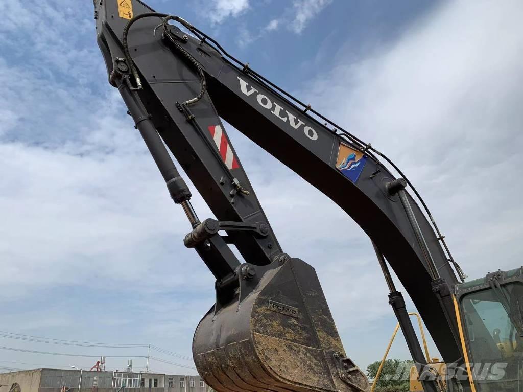 Volvo EC 290 B Гусеничні екскаватори