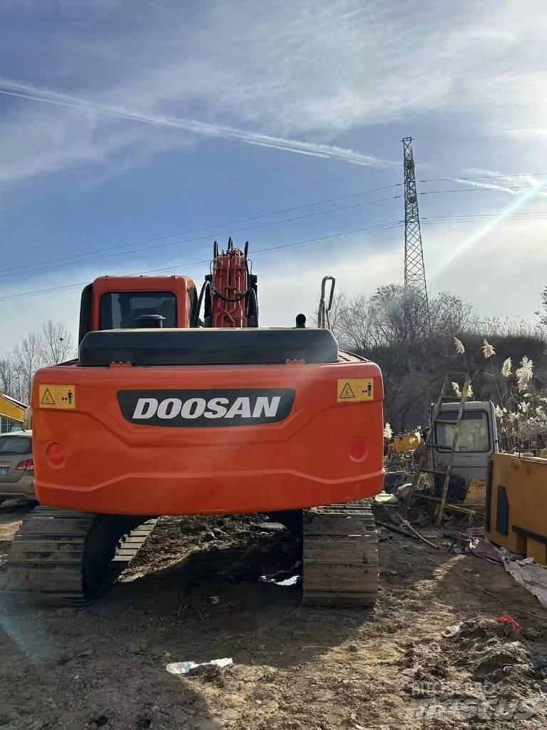 Doosan DX225LC-9C Гусеничні екскаватори