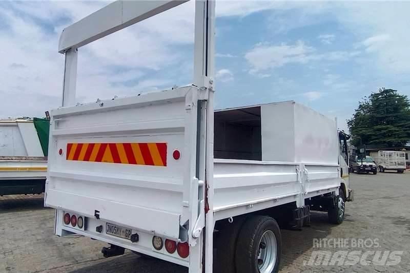Isuzu NPR400 Вантажівки / спеціальні