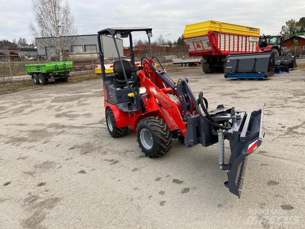 Flexitrac 1126 LRF Багатофункціональне обладнання для вантажних і землекопальних робіт